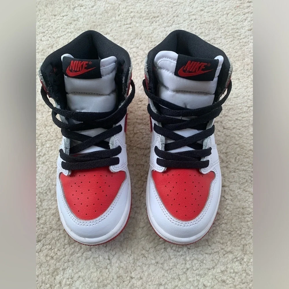 Nike Size 10C Air Jordan Retro 1 High Heritage Sneakers